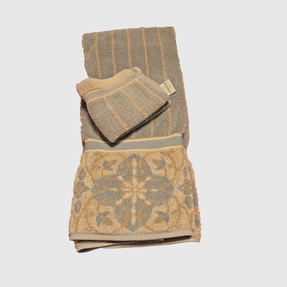 Vintage Royal Velvet by Fieldcrest Jacquard Design Combed Cotton Towel Set